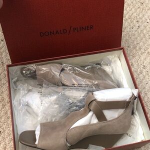 Donald J. Pliner Women's Brown Wedge Sandals new in box